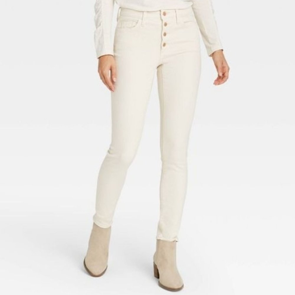Universal Thread Cream High-Waisted Button Fly Distressed Hem Denim Jeans